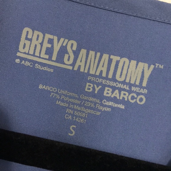 Grey’s Anatomy Scrub Top - Picture 2 of 3